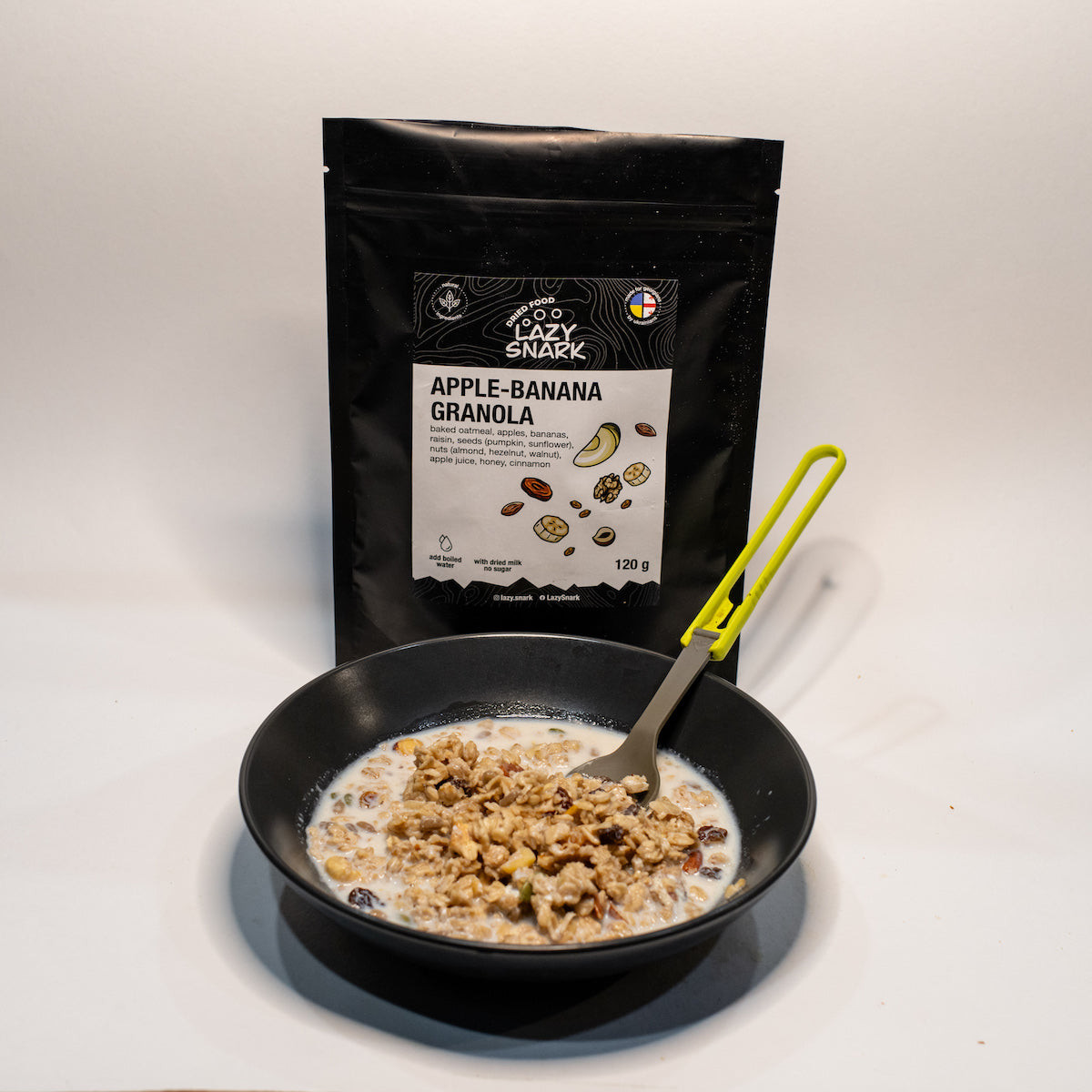 Granola Apple + Banana (Outdoor)